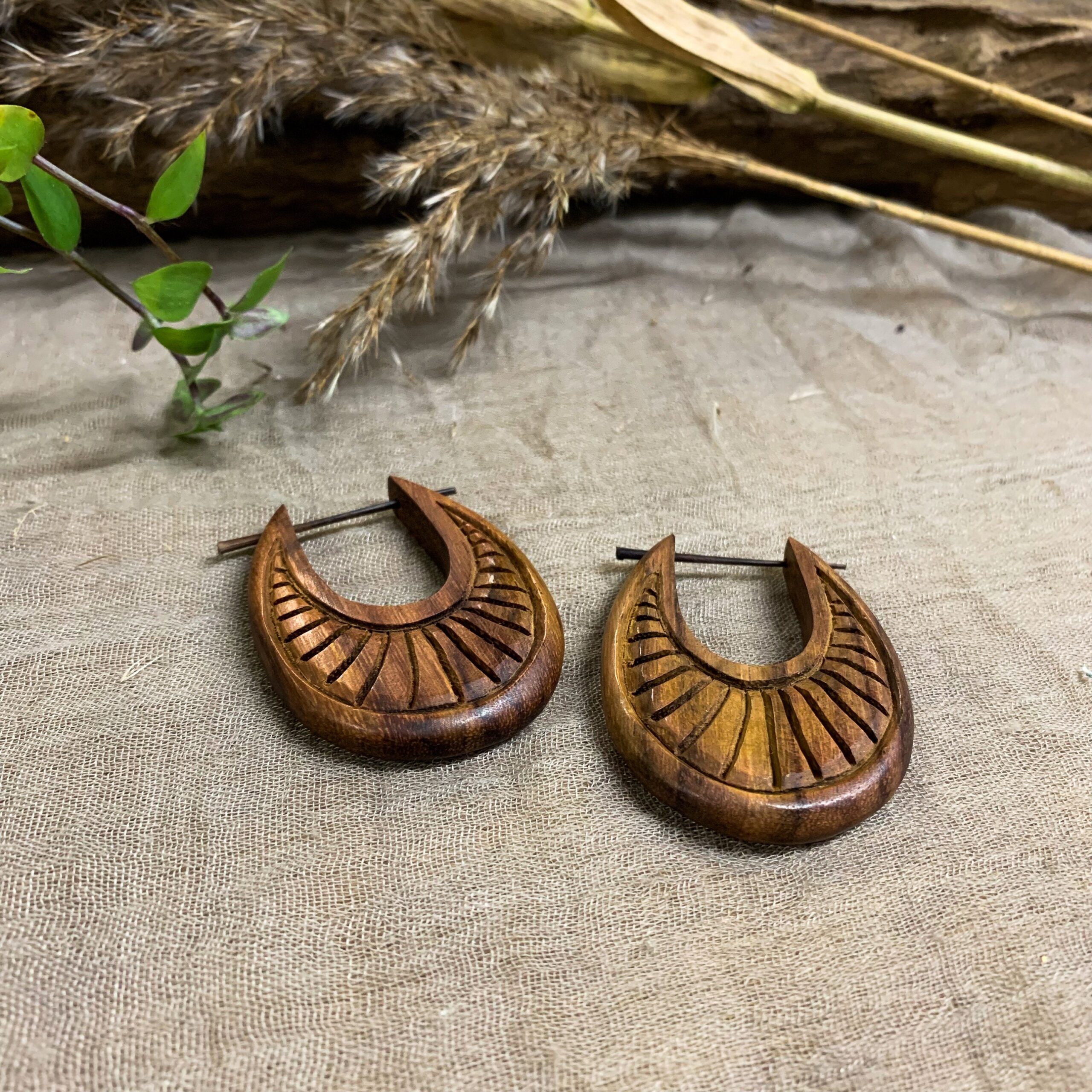 Cocos earrings wooden tribal jewellery Cocos earrings wooden tribal jewellery