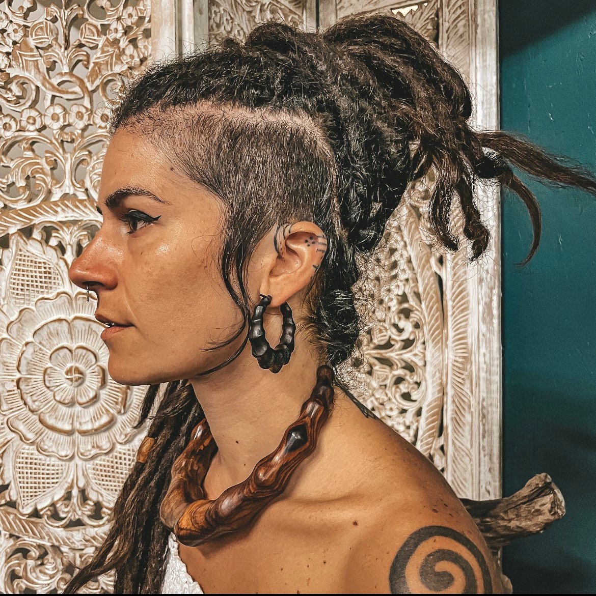 komisa necklace and earrings pair tribal wooden jewellery